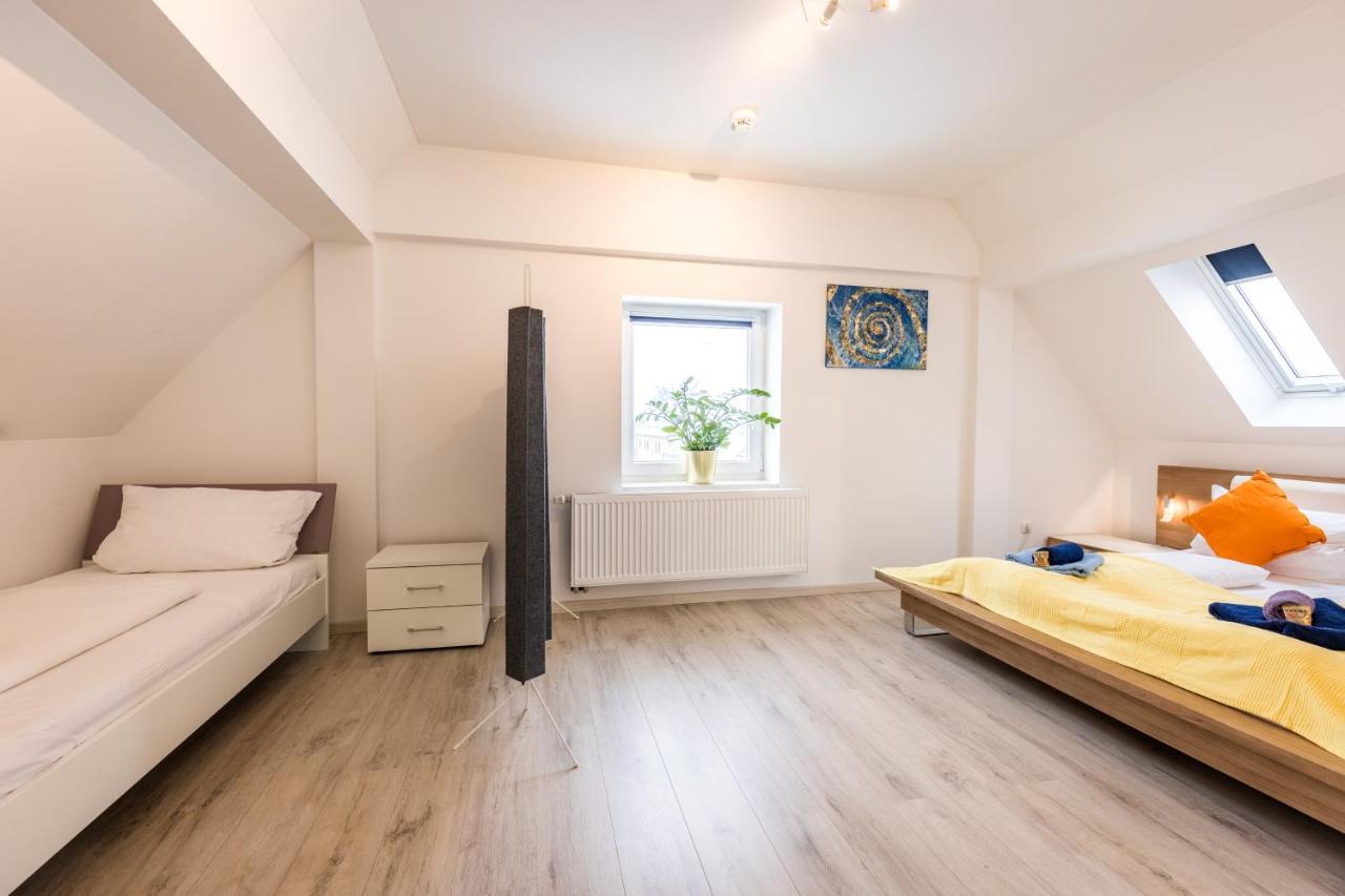 Arbio I Cozy Apartments Augsburg-Lechhausen エクステリア 写真